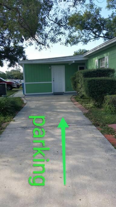 Green House Tampa Bagian luar foto
